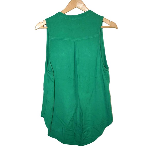 ⭐️ Abercrombie and Fitch Green Button Tank Size M - Picture 2 of 5